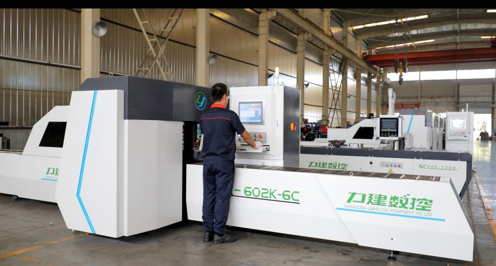 MX602K-8C CNC بسبار آلة النحاس آلة قطع اللكم