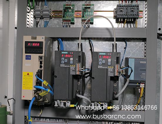 CNC Double-Head قضبان التوصيل ماكينة تفريز CNCDMN-200A