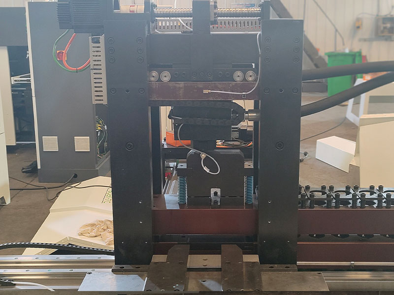 HQ600-S-8P CNC قضبان النحاس تخريم ماكينة