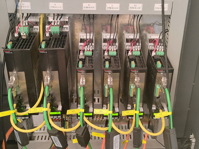 HQ600-S-8P CNC قضبان النحاس تخريم ماكينة