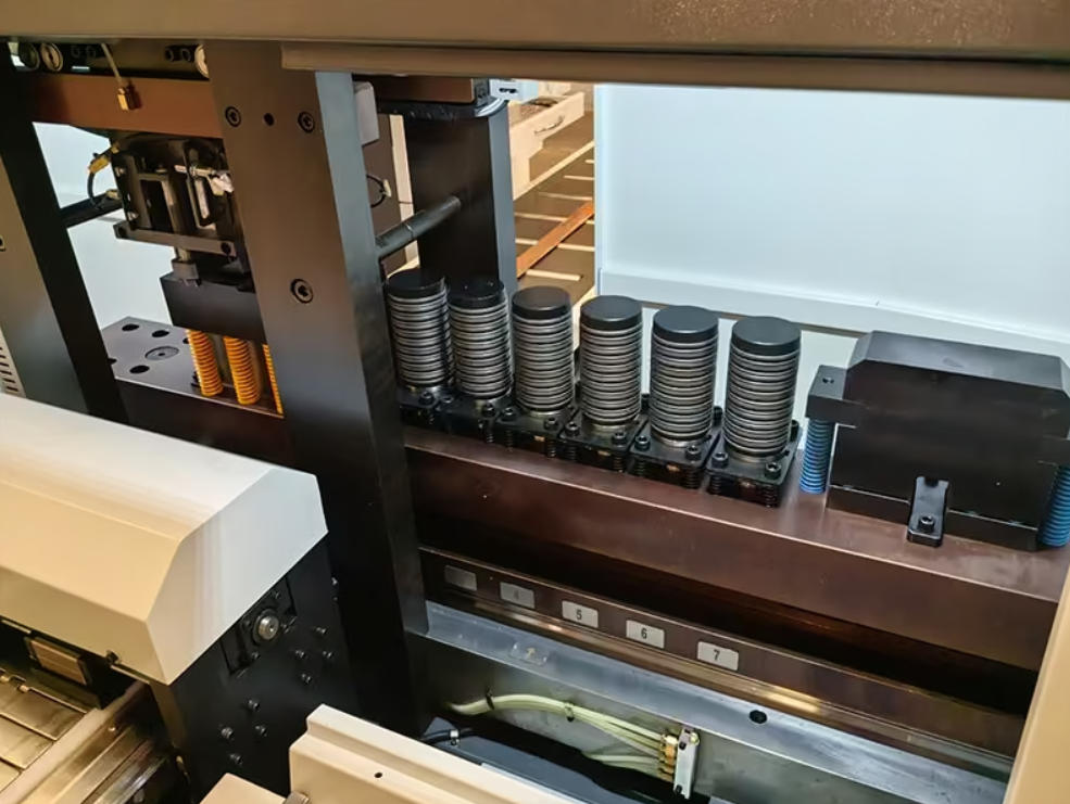 HQ600-S-7P CNC قضبان النحاس تخريم shearing ماكينة