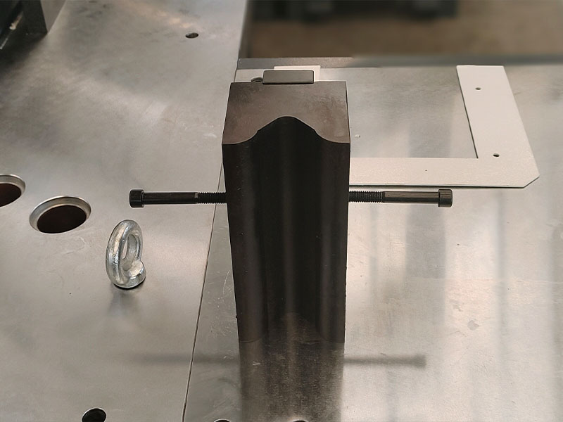 HQ400-1200B ماكينة CNC لثني قضبان النحاس