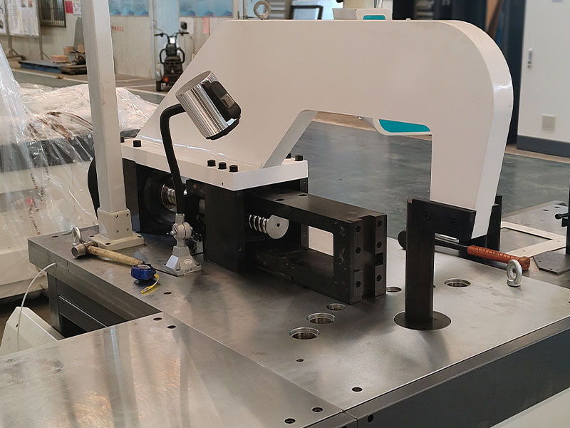 HQ400-1200B ماكينة CNC لثني قضبان النحاس