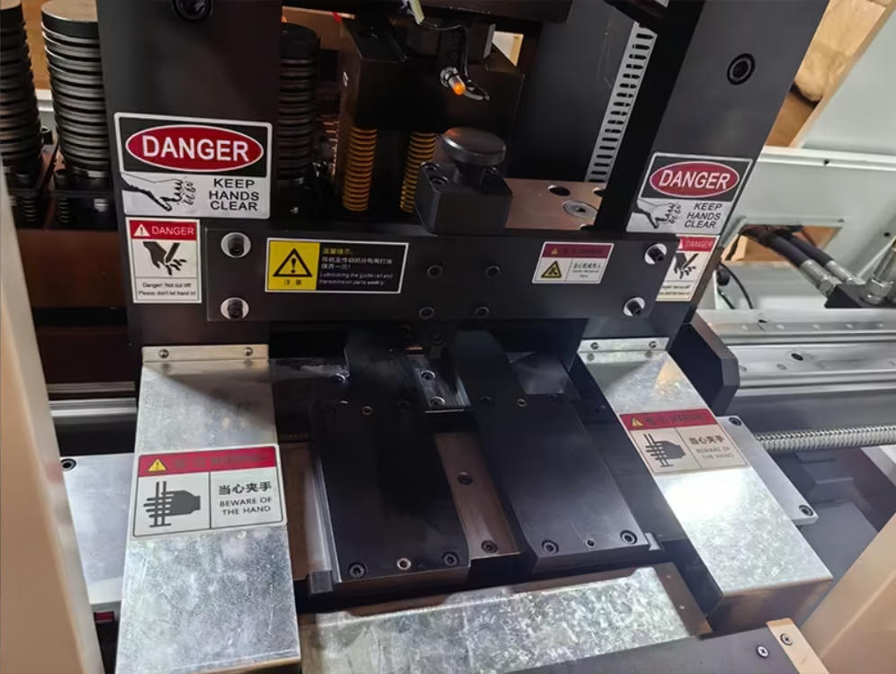 HQ600-S-8P CNC قضبان النحاس تخريم ماكينة