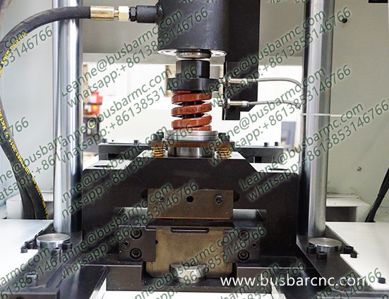 HQ.JCX-130 CNC Busduct joint connection قضبان التوصيل of BBT trunking system ماكينة